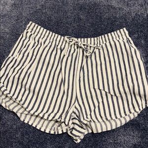 Universal Thread Blue & white stripped shorts